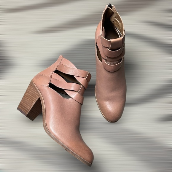 FRYE Cameron Twist Bootie • Size 9 • Women - Picture 5 of 13